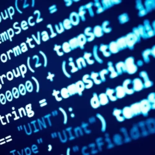 O algoritmo dita o ritmo: como as redes sociais moldam comportamentos e apagam identidades