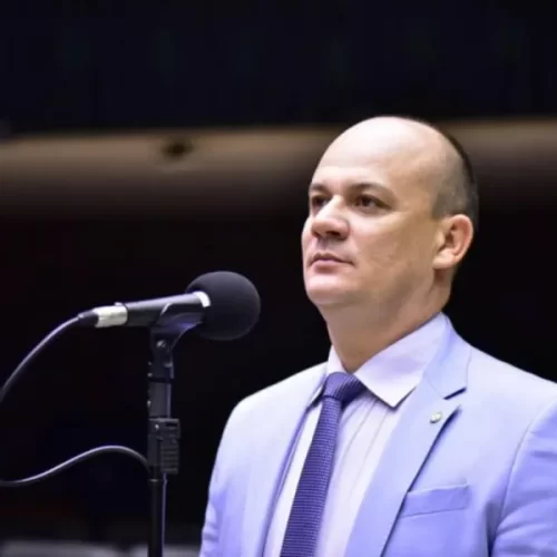 Moraes manda remover Cabo Gilberto de acampamento em frente ao STF; deputado está na Paraíba